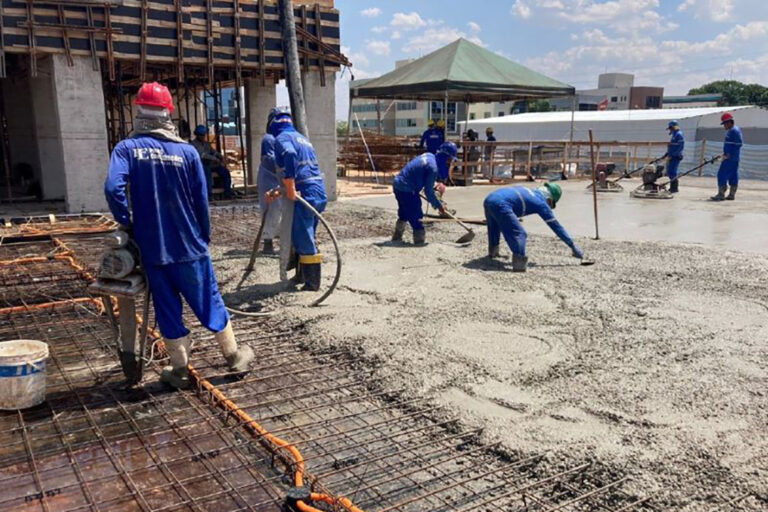 Construcao-trabalhadores